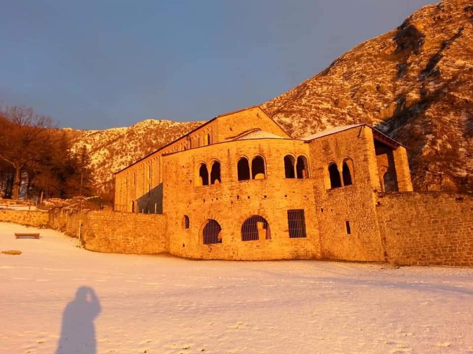 チヴァーテCasa Castelアパートメント エクステリア 写真