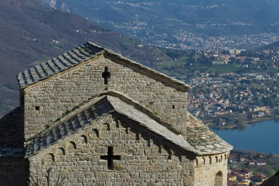 チヴァーテCasa Castelアパートメント エクステリア 写真